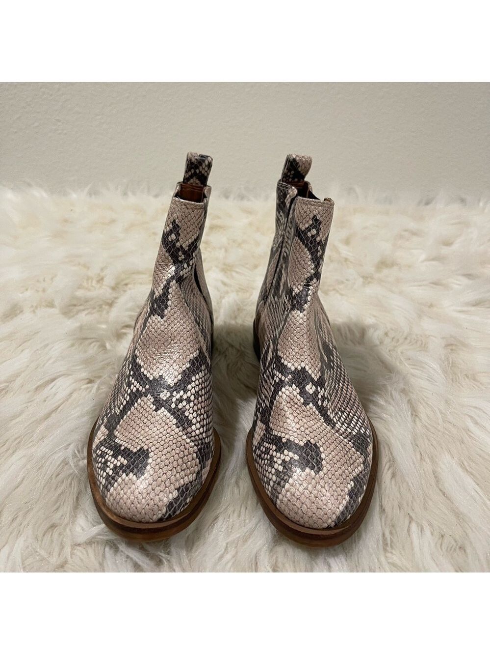 Women’s Lucky Brand Haylia Snake Print Boots 6.5 US! - Picture 4 of 9